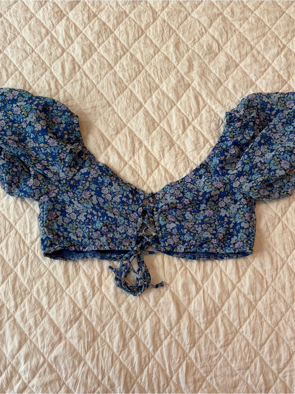 wild fable Blue Floral Tie-Front Puff Sleeve Crop Top - Picture 3 of 4